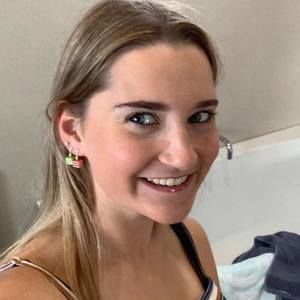 Meet your Posher, Cecilia